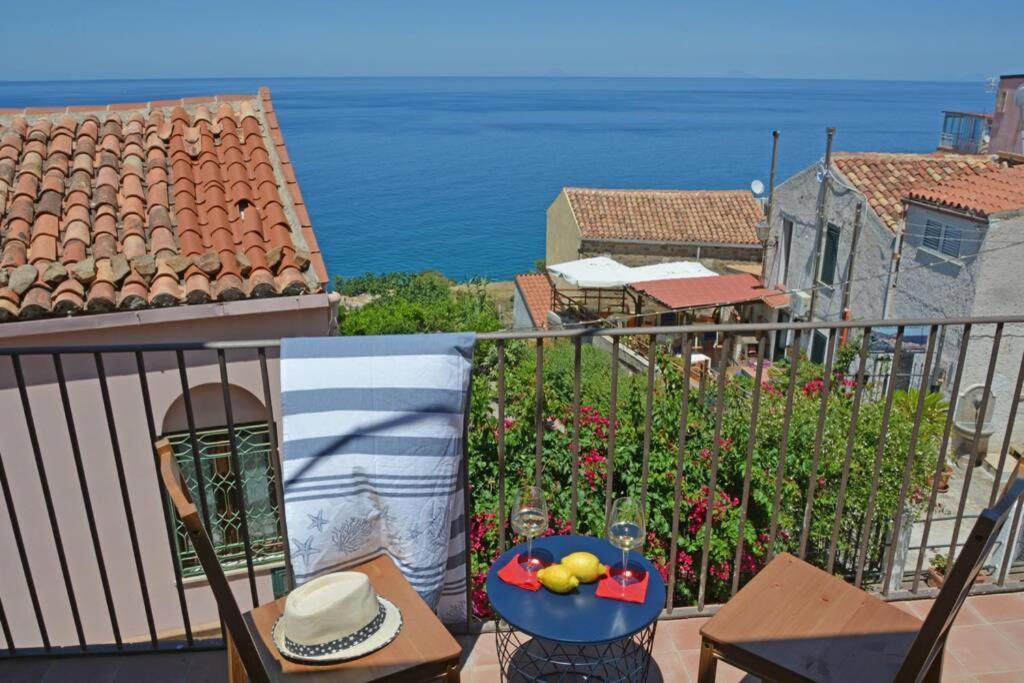 Terrazza Ambrogio Apartamento Sant'Ambrogio  Exterior foto